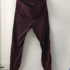 Athleta Salutation tights wine red